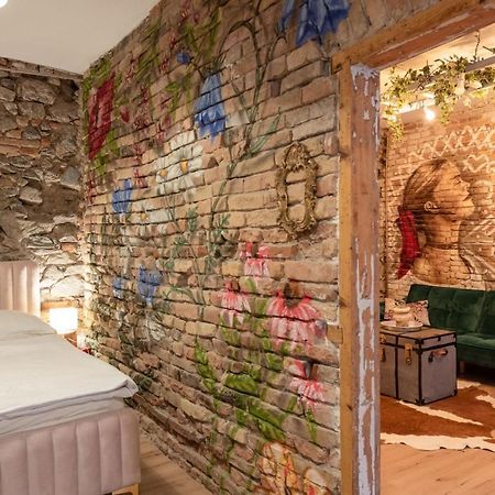 Accommodation At The Folklore Apartment Pressburg Exterior foto