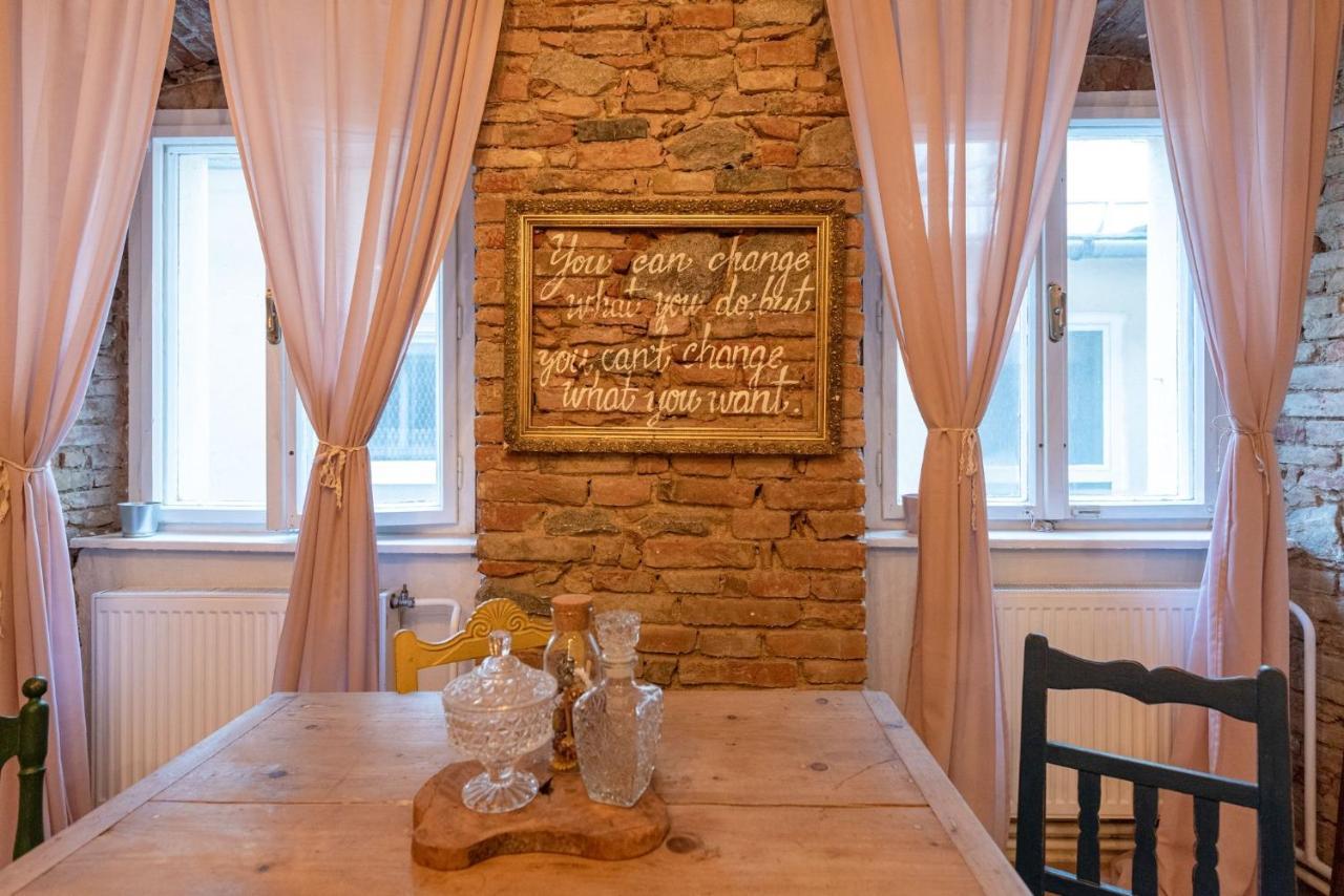 Accommodation At The Folklore Apartment Pressburg Exterior foto