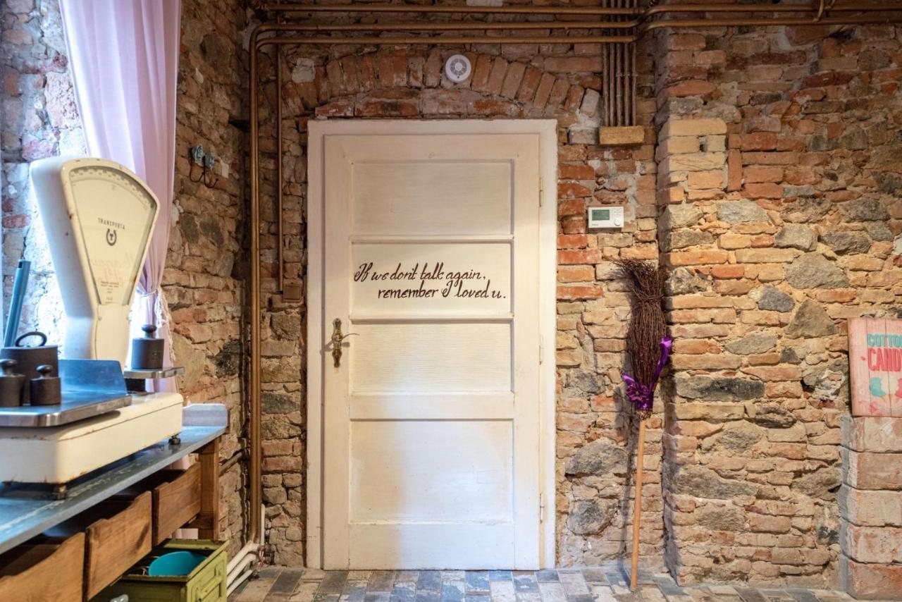 Accommodation At The Folklore Apartment Pressburg Exterior foto