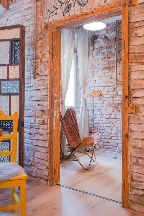 Accommodation At The Folklore Apartment Pressburg Exterior foto