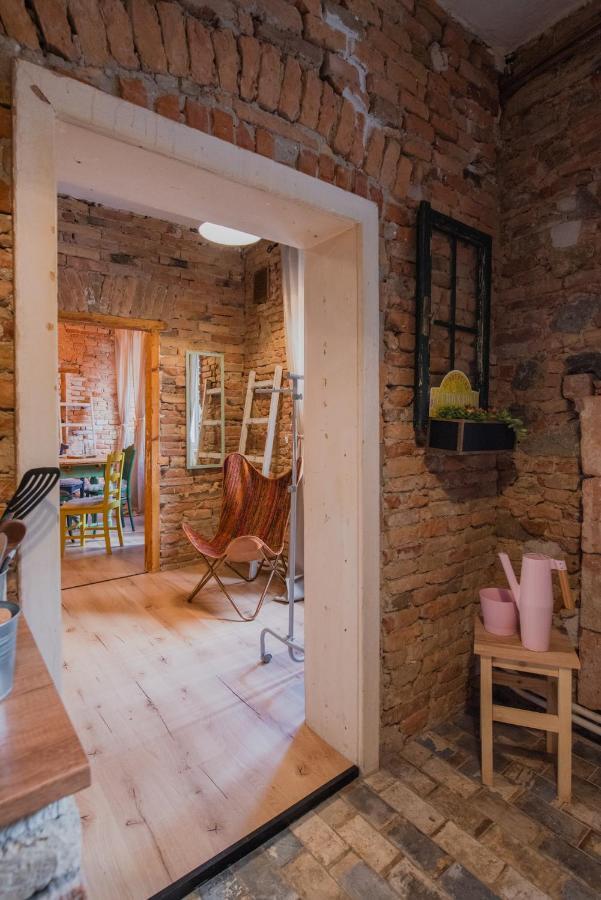 Accommodation At The Folklore Apartment Pressburg Exterior foto