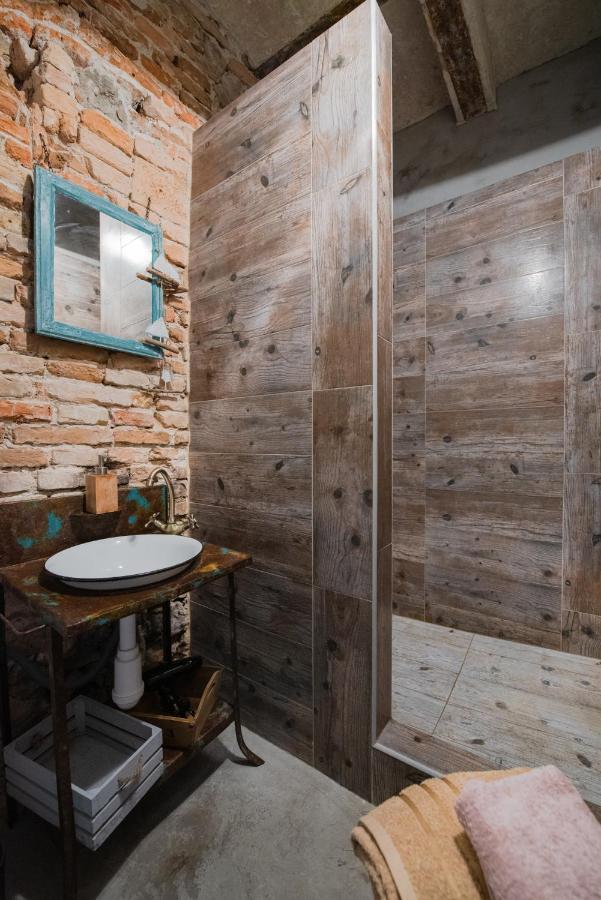 Accommodation At The Folklore Apartment Pressburg Exterior foto